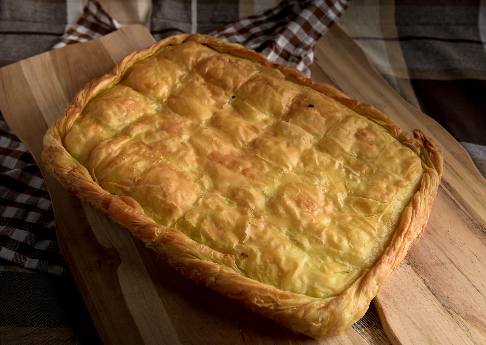 Χωριάτικη Πίτα Τυρί σε Ταψί 24αρα BRIOCHE 6x2kg